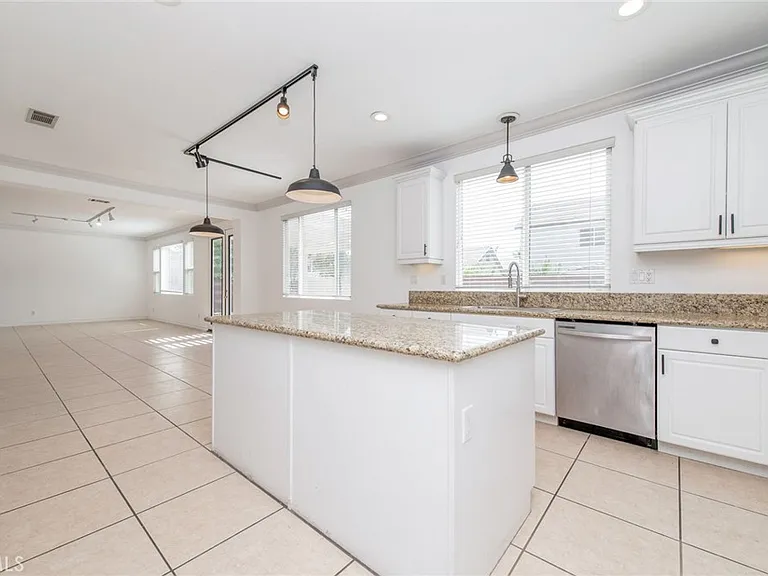 6915 Cedar Creek Rd — Photo 27