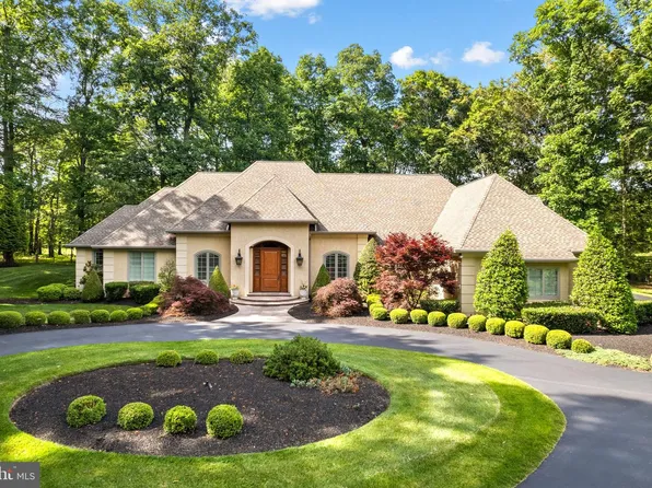 1990 Woodside Rd, Yardley, PA 19067