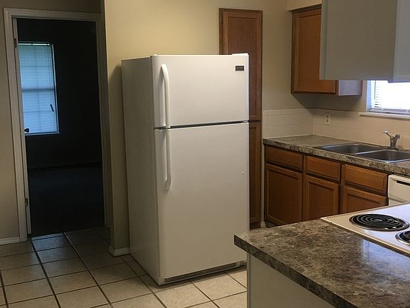 5th image of 800-806 Berry St #802