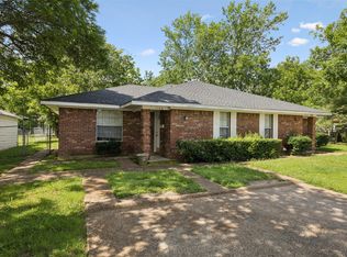 1104 E High St, Terrell, TX 75160