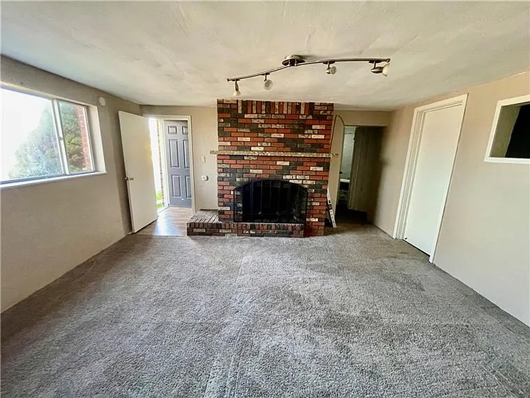 545 Pacific Ave — Photo 5