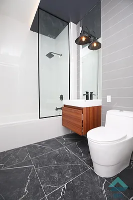 Rented by EXR | media 25