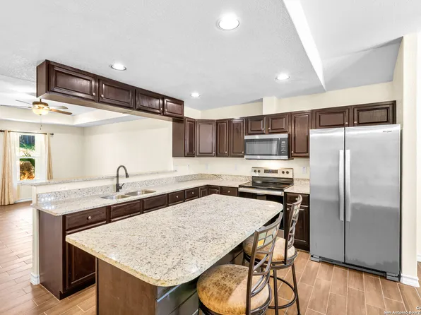 6610 woodstock, San Antonio, TX 78223