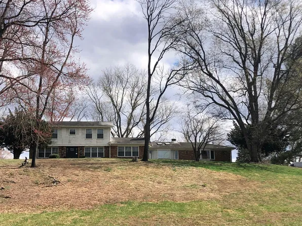 6408 Pond Dr, Upper Marlboro, MD 20772