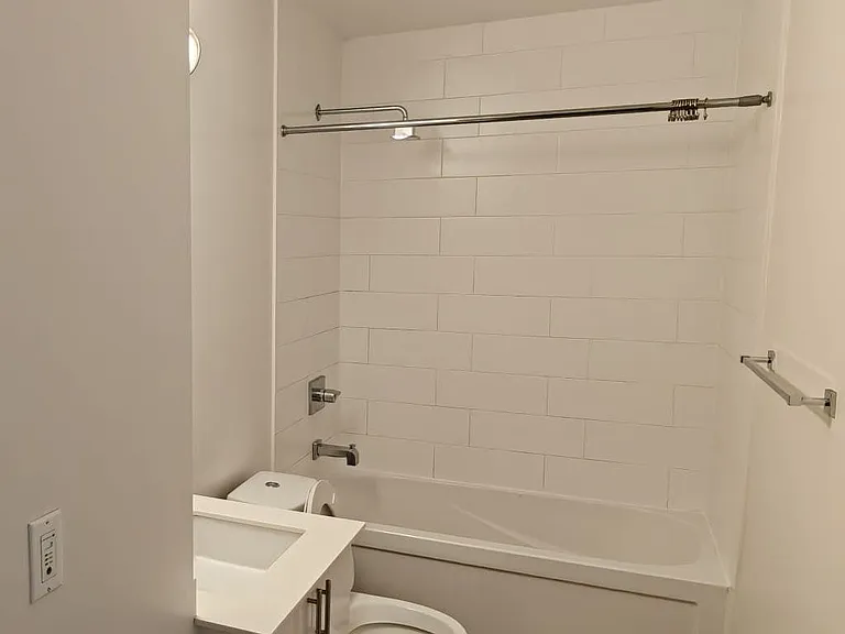 225 Sackville St #2402 — Photo 8