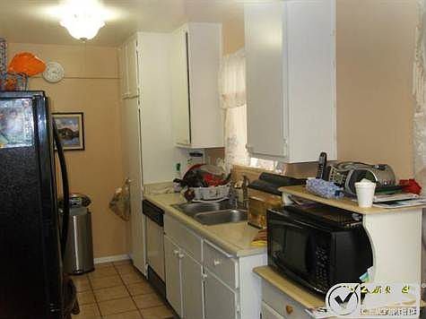 4th image of 13880 Sayre St Unit 7