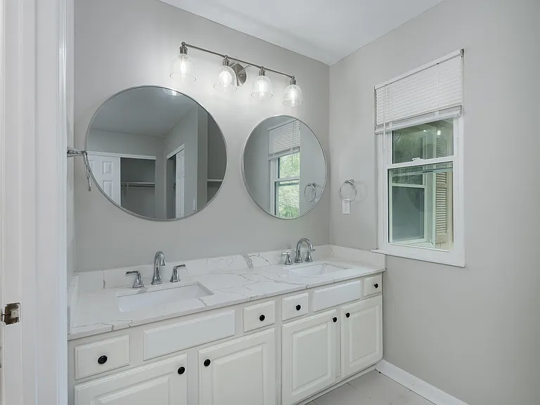 10 Kennedy Ct #B — Photo 17