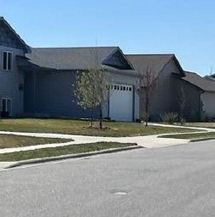 Exterior Neighborhood (street photo)