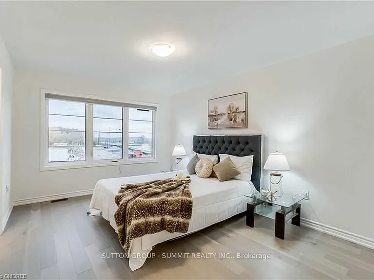492 Bergamot Ave — Photo 13