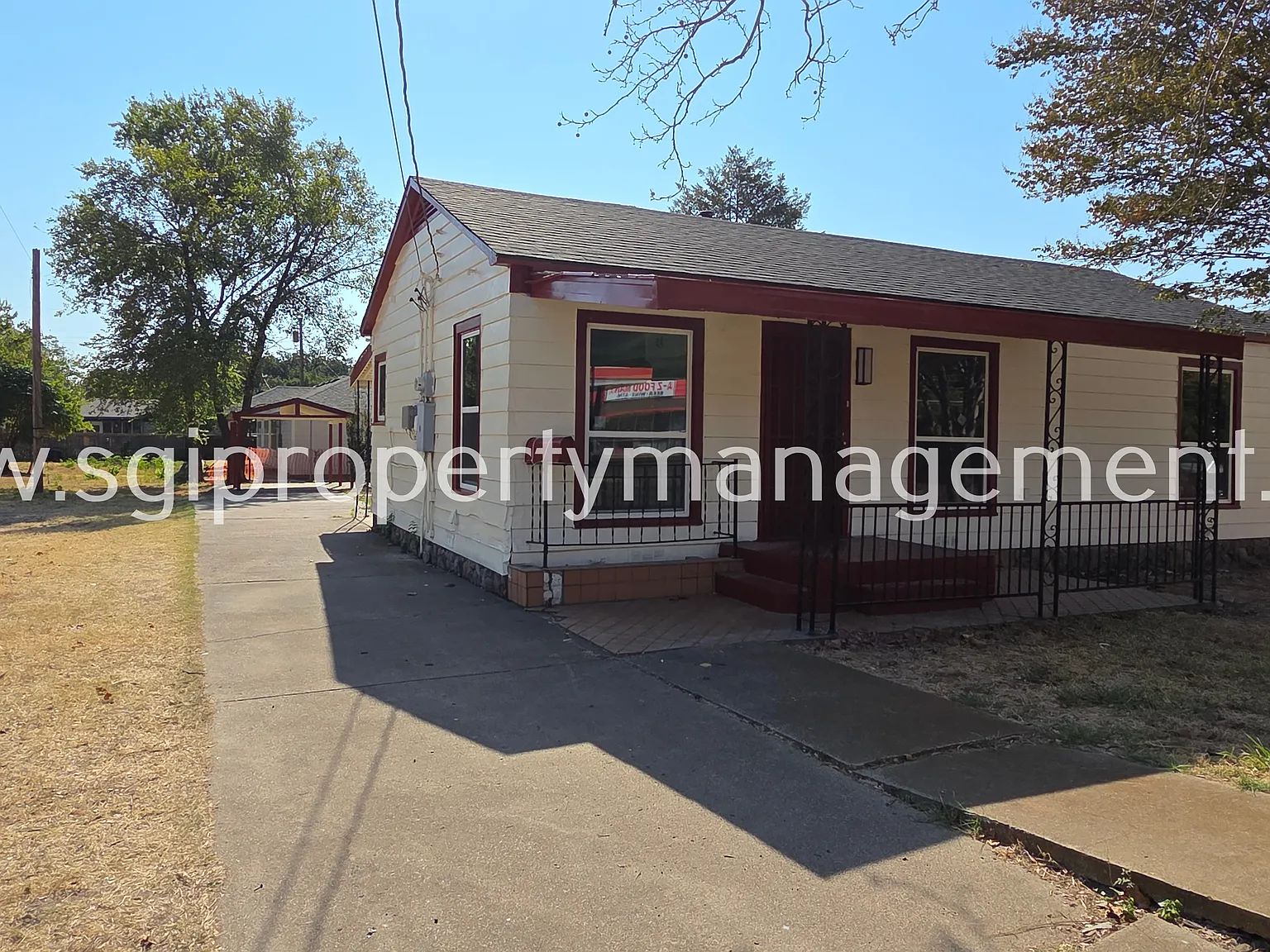 2 bedroom Irving home for rent! — Photo 2