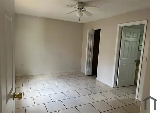 4204 E Hanna Ave — Photo 3