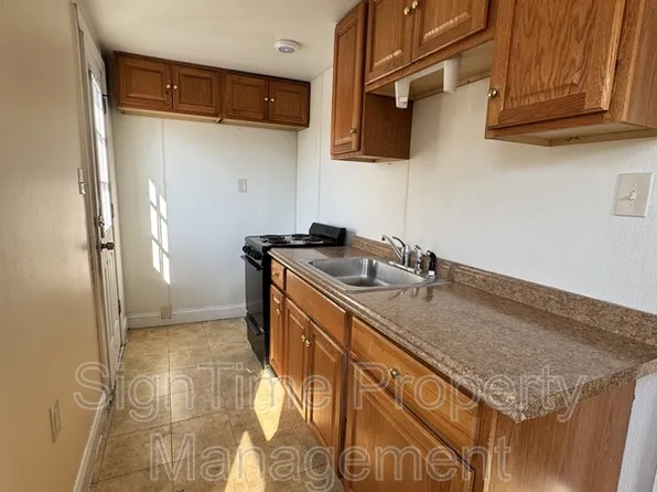 819 Washington Ave APT 2E, Hagerstown, MD 21740