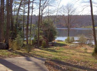 140 Maple Dr, Shohola, PA 18458