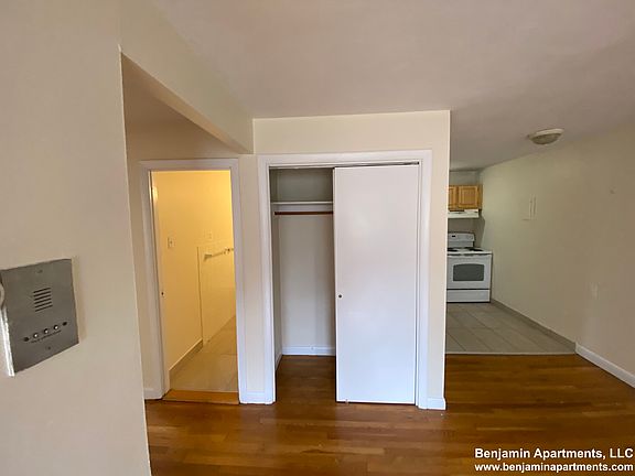 5th image of 84 Gardner St #29