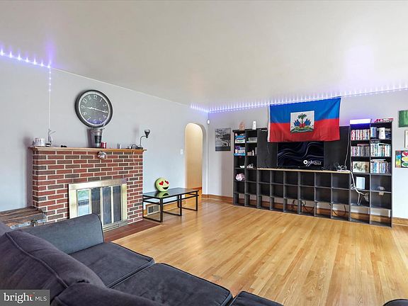 4th image of 915 Florida Ave