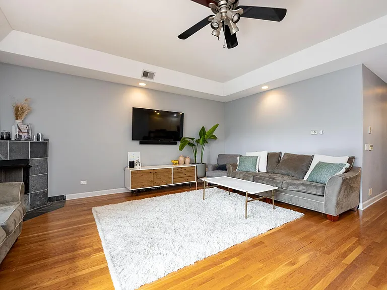 816 W Hubbard St #3 — Photo 2