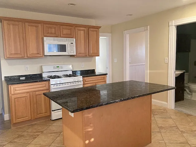 181 Ocean Ave W #2