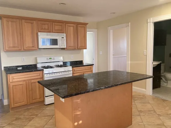 181 Ocean Ave W #2, Salem, MA 01970