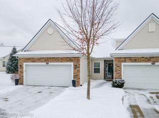 3455 Grove Ln, Auburn Hills, MI 48326