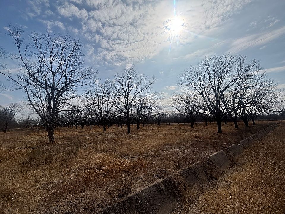 2nd image of 330 Stockley Rd