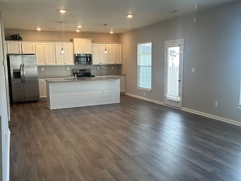 1261 Marlena Ln — Photo 9