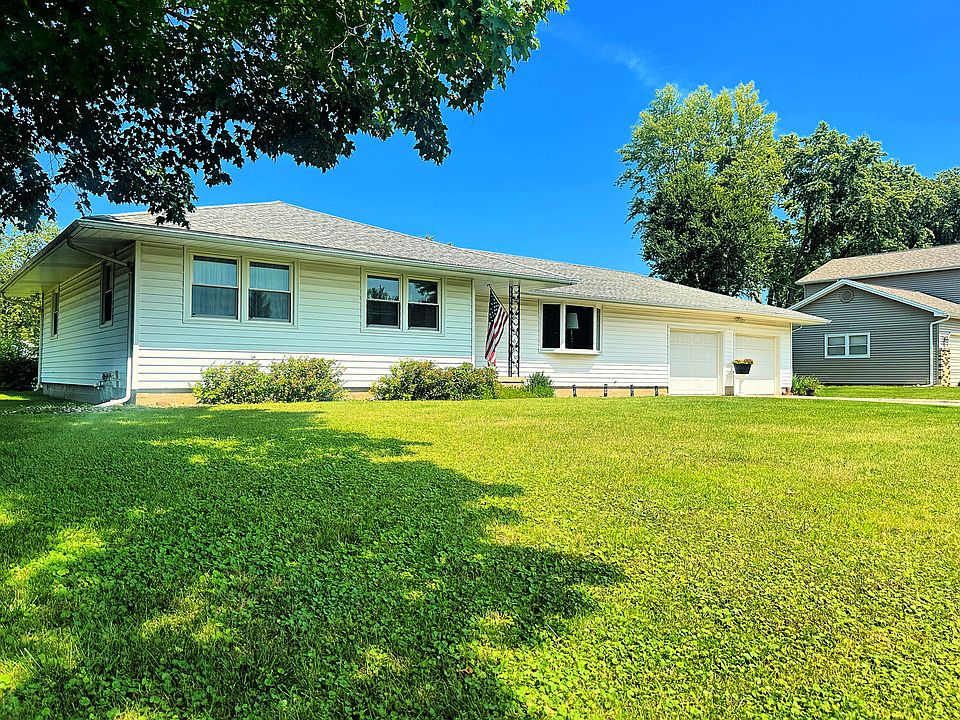 1st image of 8 Old Orchard Ln