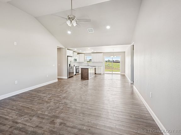 4th image of 2061 Everly Dr