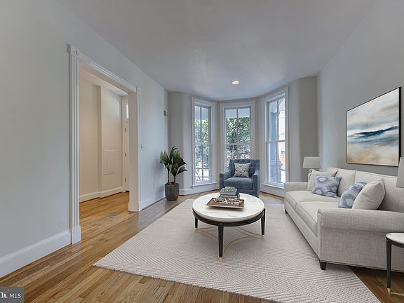 4th image of 227 E St NE