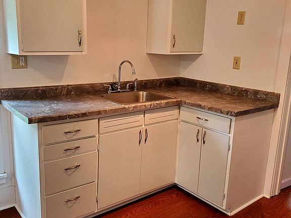 4th image of 109 4th Ave SE APT 3