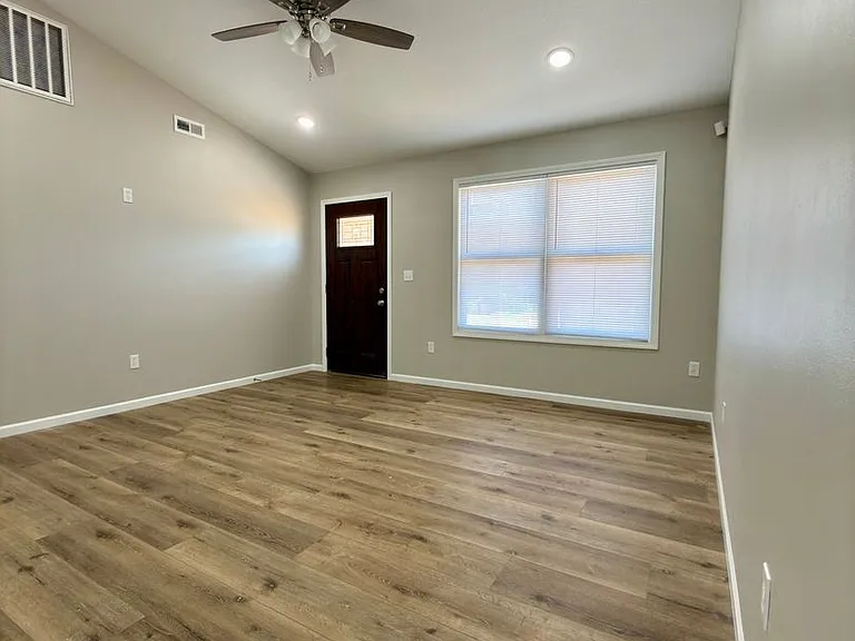 1805 Saint Michaels Ct — Photo 7