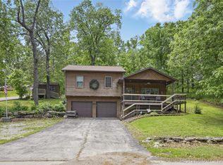 22 Oak Hill Dr, Seneca, MO 64865
