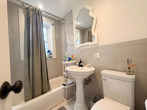 3rd image of 29 Englewood Ave APT 4