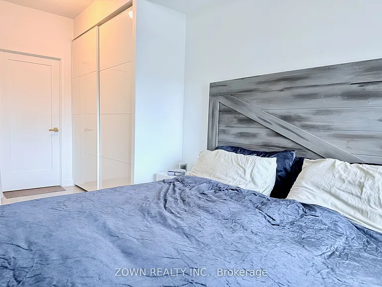 29 Singer Ct #2803 — Photo 11