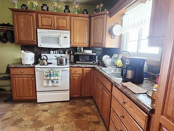 2nd image of 114 Geneva Dr