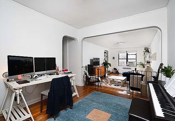 3rd image of 55 W 92nd St APT 6D