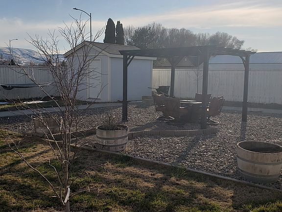 3rd image of 305 Casi Ct