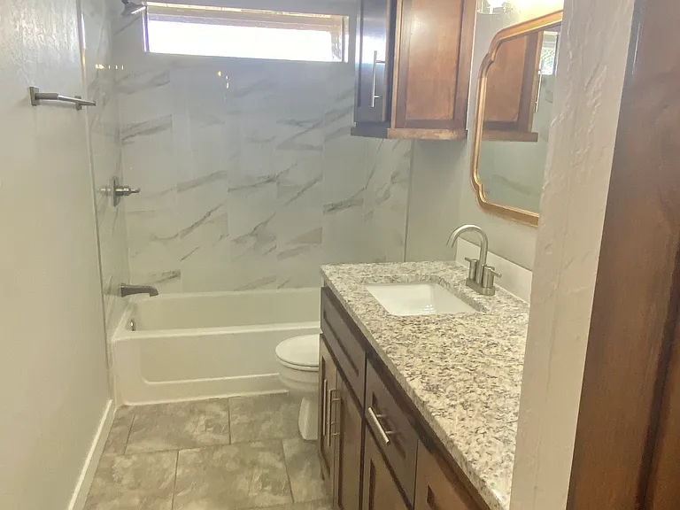 6824 NW Willow Springs Dr — Photo 15