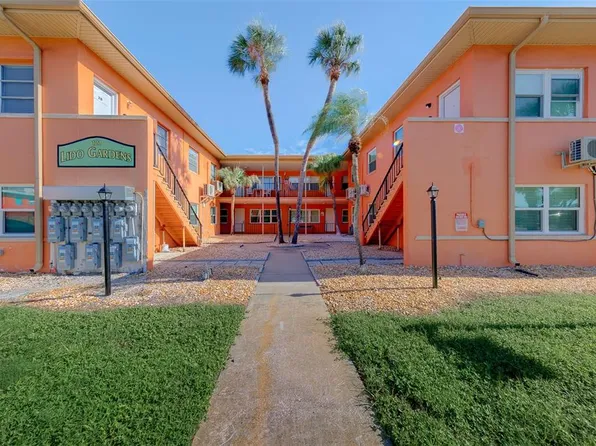 121 46th Ave, Saint Pete Beach, FL