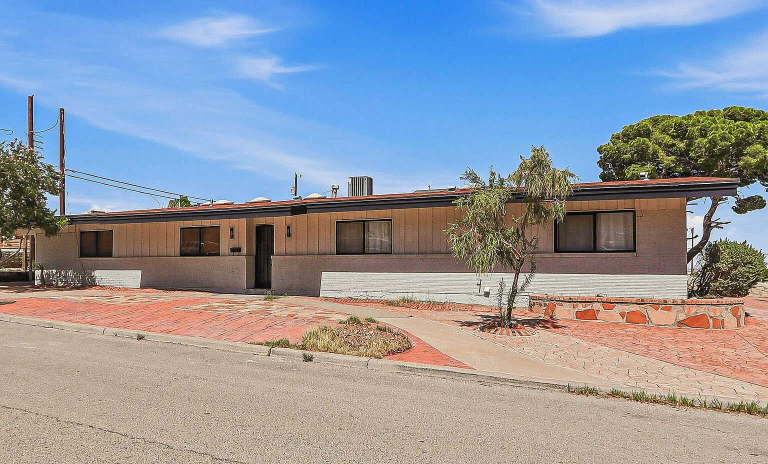 4 bed, 3.0 bath, 2247 sqft, $1,950 — Photo 3