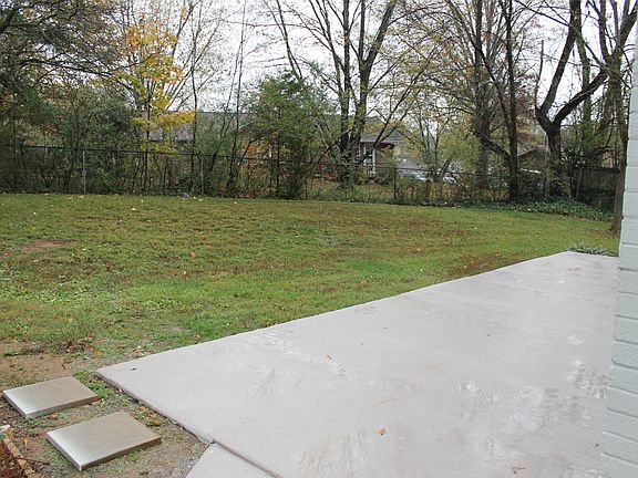 3rd image of 206 Fischer Dr
