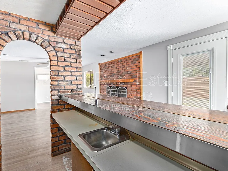 1918 E Palmcroft Dr — Photo 11