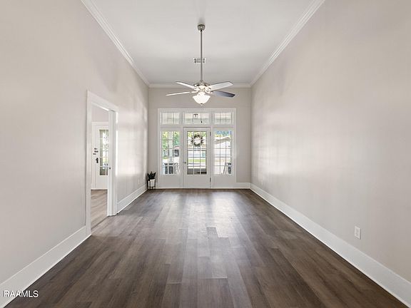 2nd image of 307 S Guegnon St
