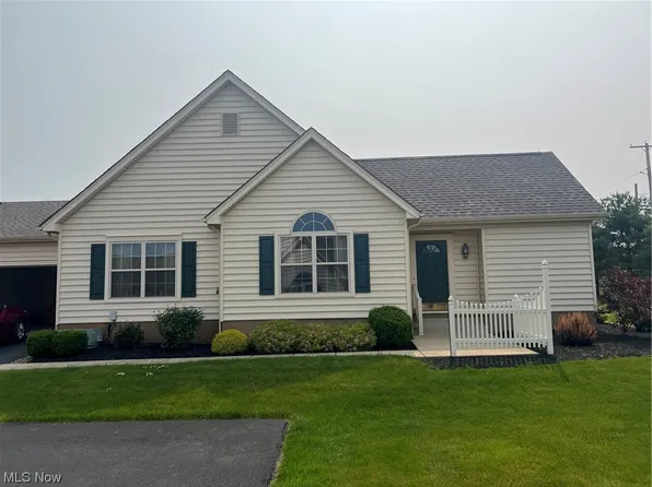 115 Village Ct, Columbiana, OH 44408