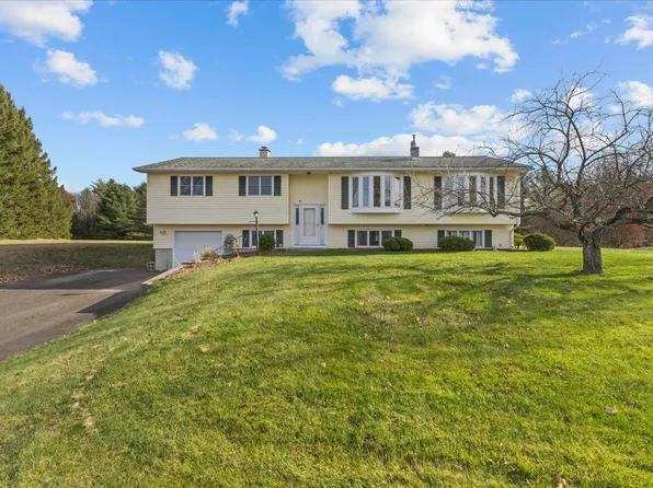 93 Old Stage Road, Georgia, VT 05468