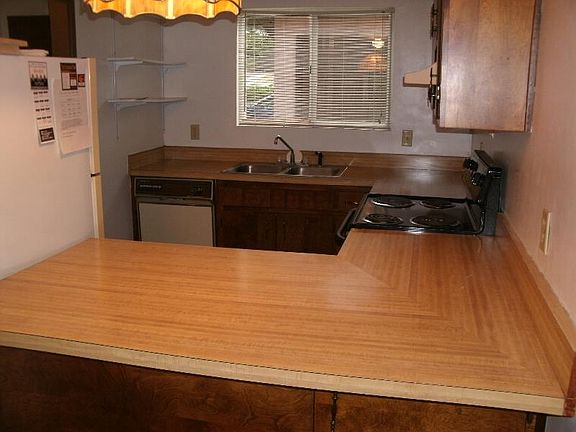 4th image of 1887A Darryl Dr
