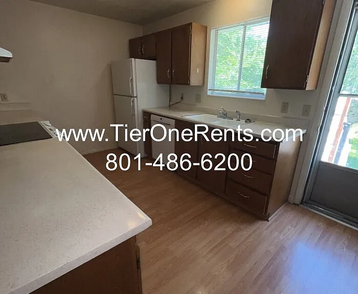 619 Angie Cir #619 — Photo 4