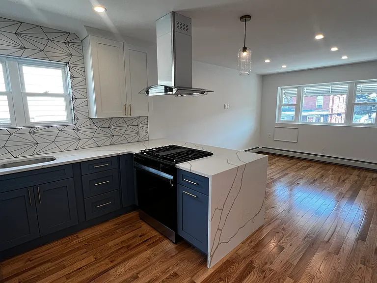 Revere Ave — Photo 6