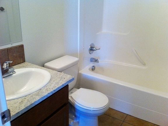 4th image of 102 E Mizzou Ct APT B