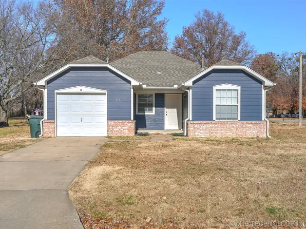750 E 11th St, Claremore, OK 74017