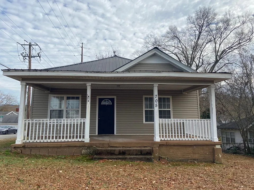 705 Knox Ave